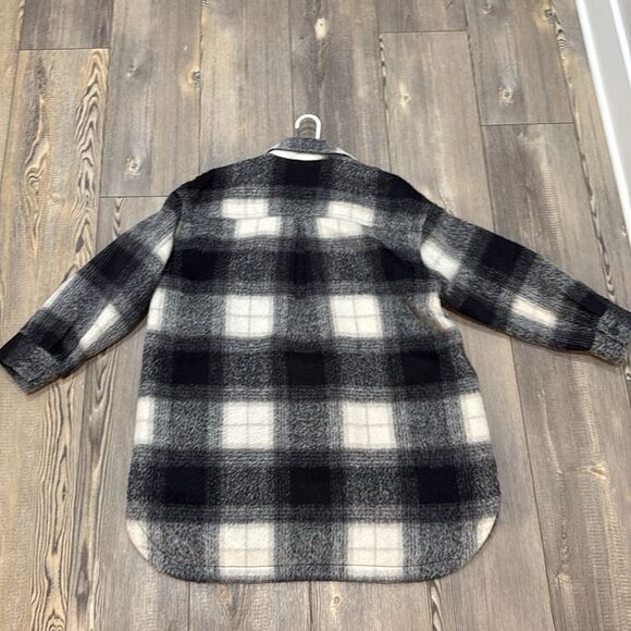 Old Navy Fully Lined Wool Blend Shacket - Picture 2 of 7